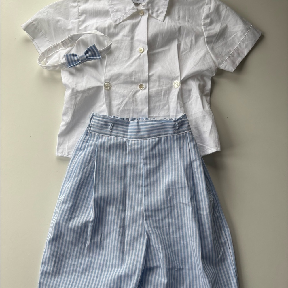 Tailored set with bow tie and striped shorts